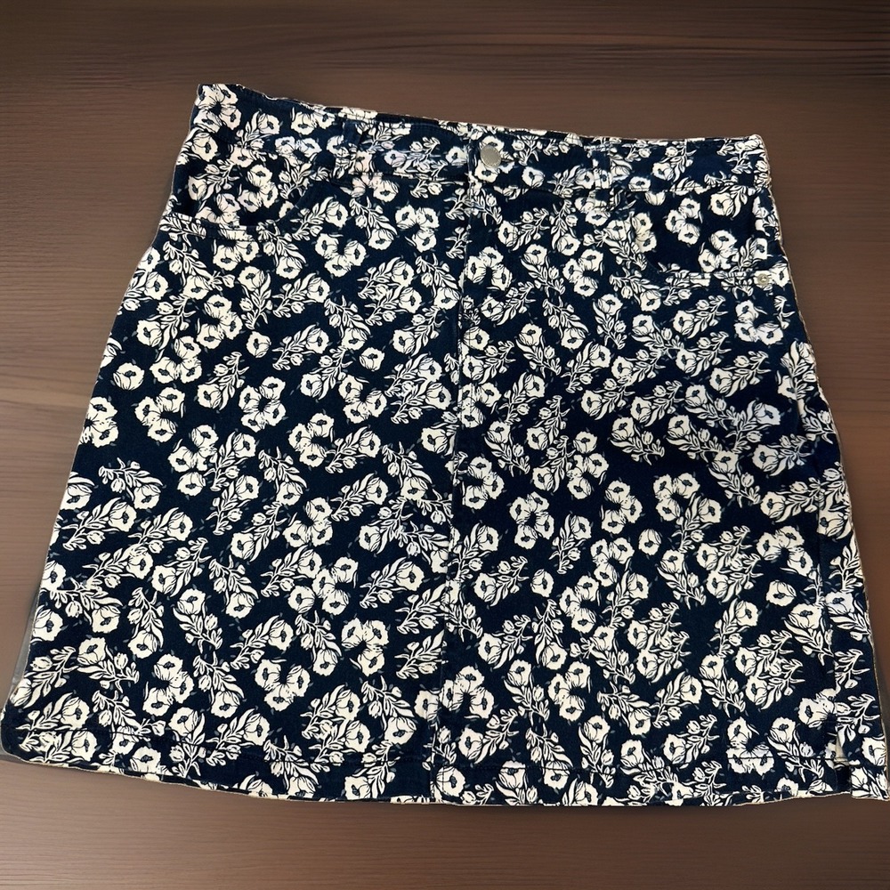 Westport Denim Jean Skort Floral Mini Skirt Size 8 Navy Blue & White Cotton